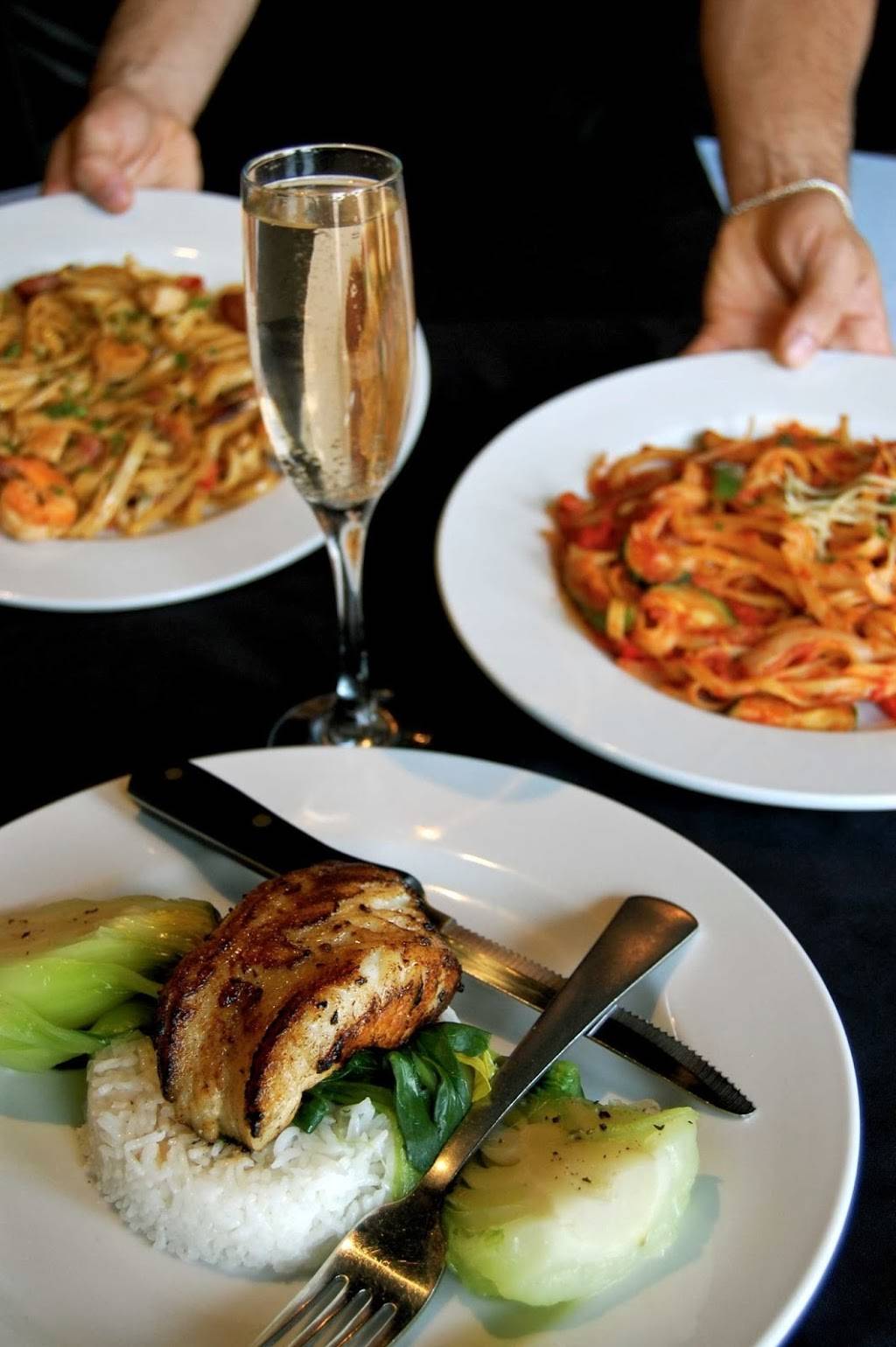 Catch Bar & Grill | restaurant | 233 Inman St E, Cleveland, TN 37311, USA | 4237901235 OR +1 423-790-1235