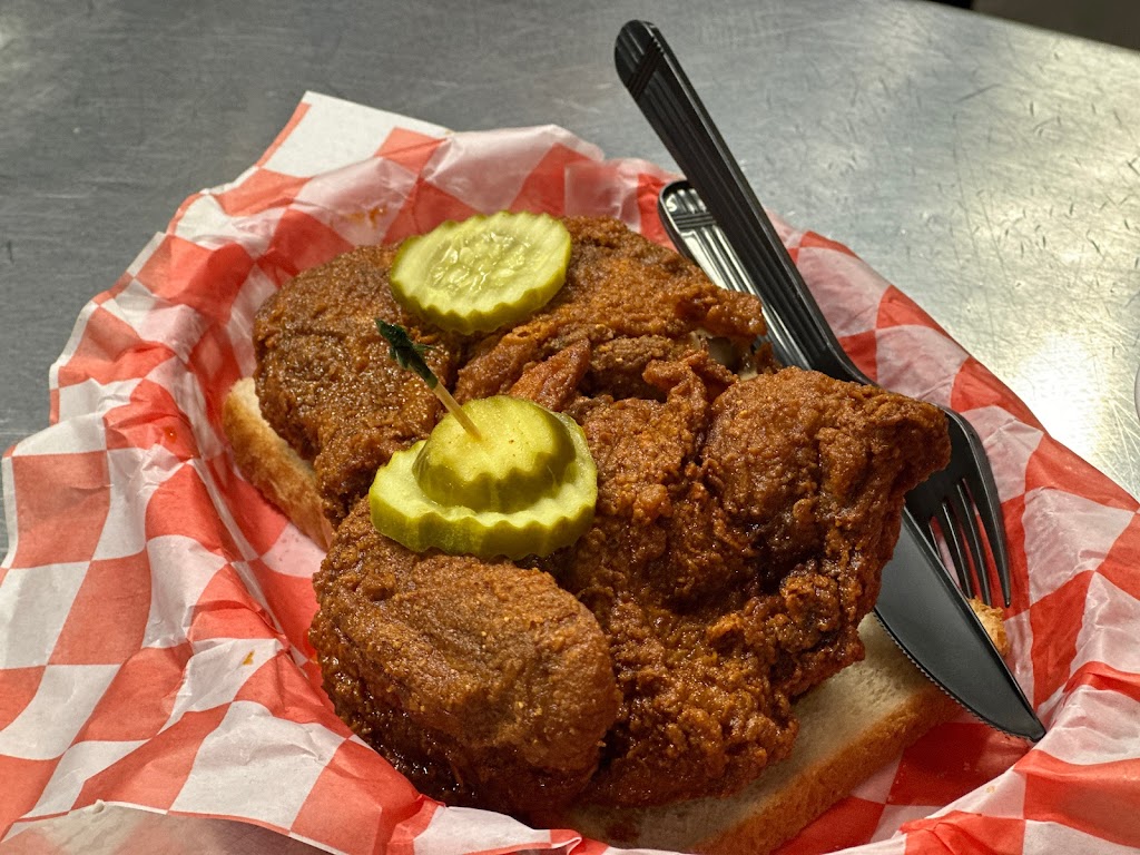 Hattie Bs Hot Chicken - Nashville - Midtown | restaurant | 112 19th Ave S, Nashville, TN 37203, USA | 6158025700 OR +1 615-802-5700