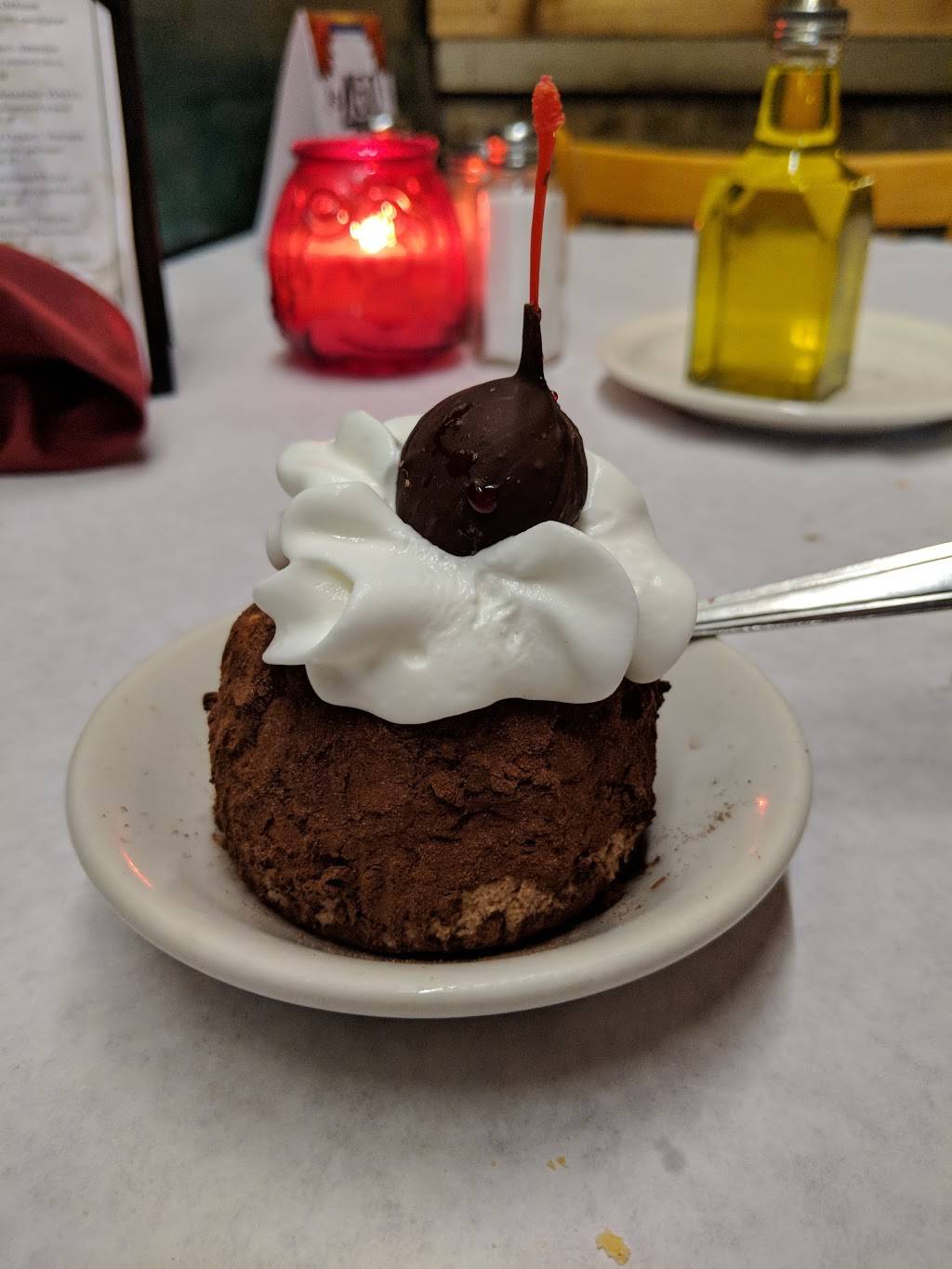 Ignotzs | restaurant | 4901, 2421 S Oakley Ave, Chicago, IL 60608, USA | 7735790300 OR +1 773-579-0300