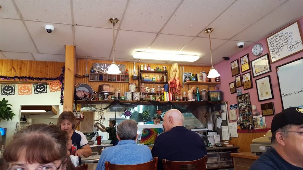 Rollys Diner | restaurant | 87 Mill St, Auburn, ME 04210, USA | 2077530171 OR +1 207-753-0171
