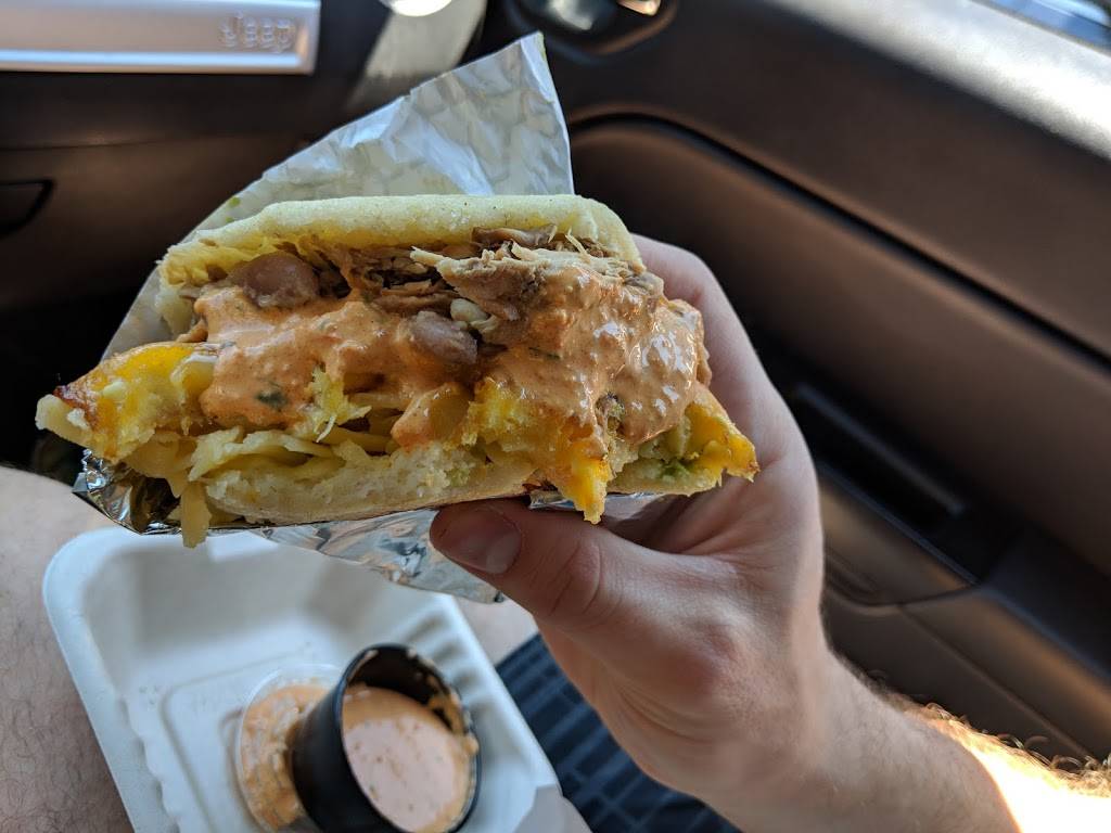 Sweet Pepper Venezuelan Food Bar | restaurant | 2604 W Lawrence Ave, Chicago, IL 60625, USA | 8722085665 OR +1 872-208-5665