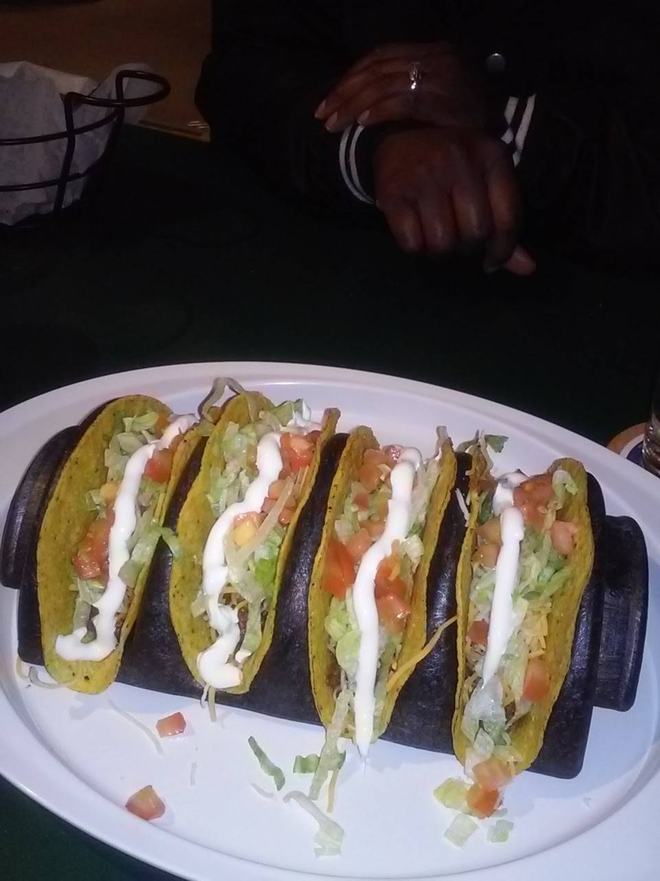 Bogies Bar | restaurant | 4414 Bailey Ave, Buffalo, NY 14226, USA | 7168341254 OR +1 716-834-1254