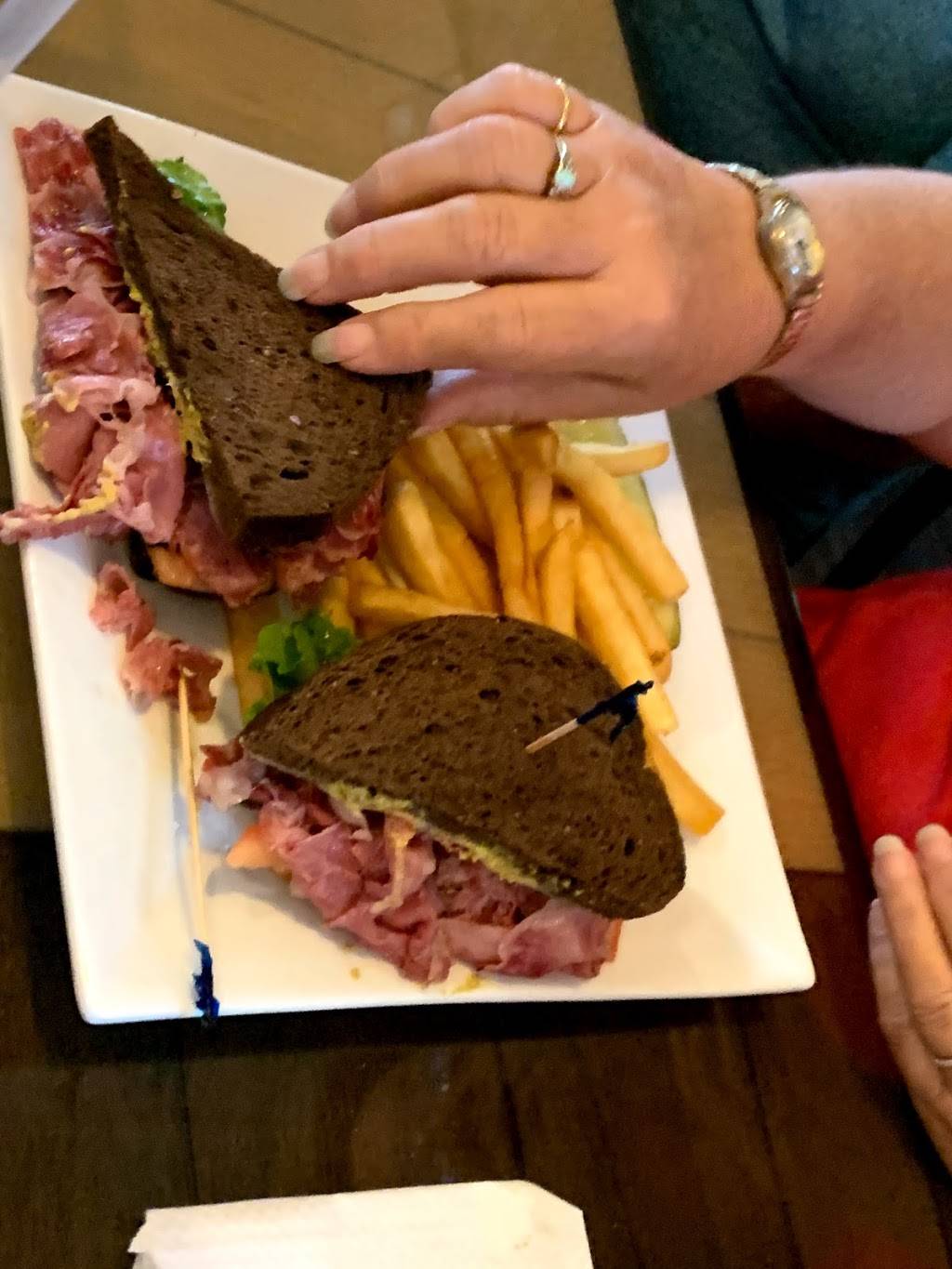 1916 Irish Pub Lakeland | restaurant | 2900 Buckingham Ave, Lakeland, FL 33803, USA | 8638342384 OR +1 863-834-2384