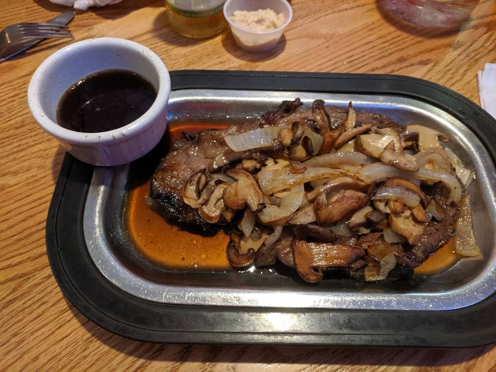 Buddys Clubhouse | restaurant | 2364 Washington St, Dubuque, IA 52001, USA | 5635889932 OR +1 563-588-9932