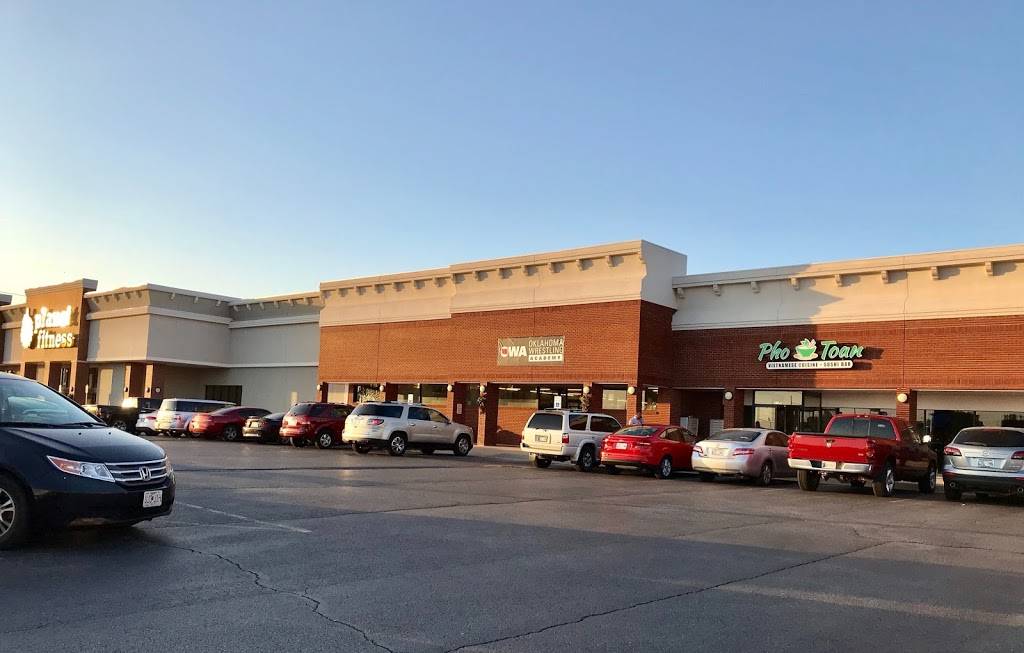 Pho Toan | restaurant | 2137 W Edmond Rd, Edmond, OK 73003, USA | 4052857392 OR +1 405-285-7392