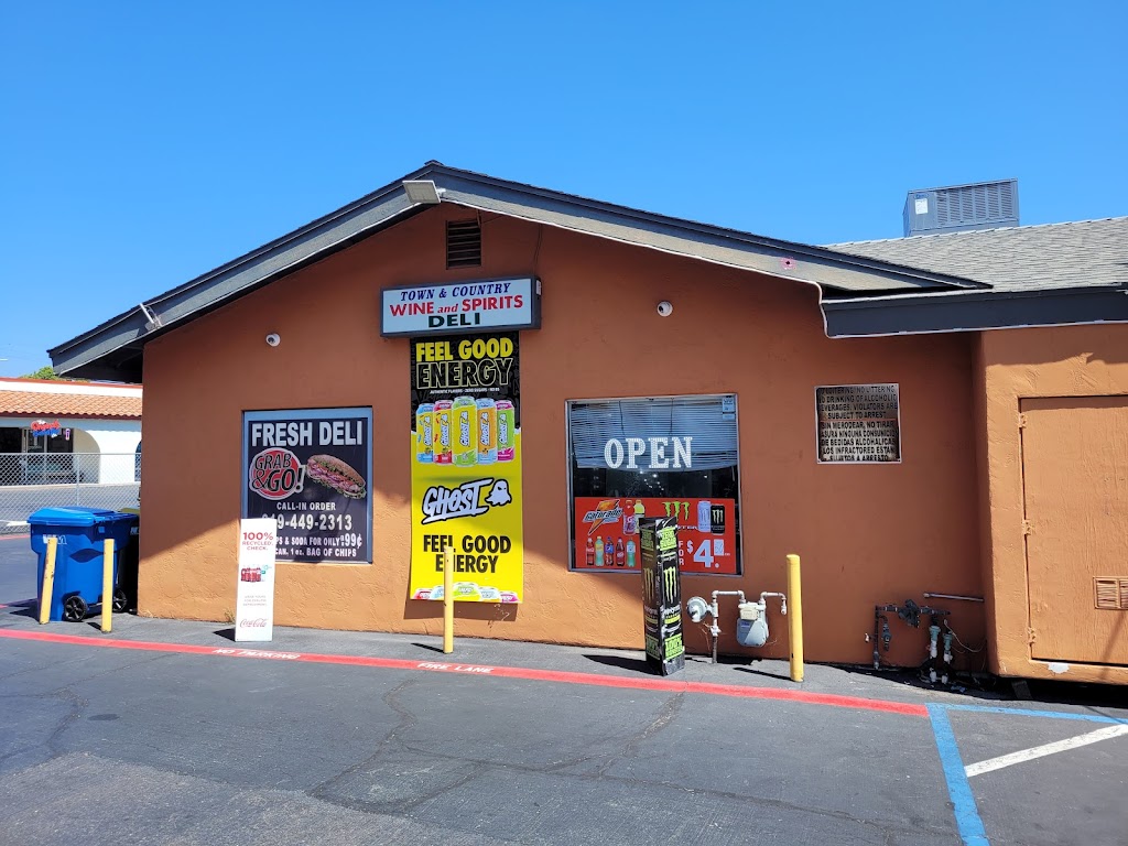 Town & Country Wine and Spirits | restaurant | 9266 Carlton Oaks Dr, Santee, CA 92071, USA | 6194492313 OR +1 619-449-2313