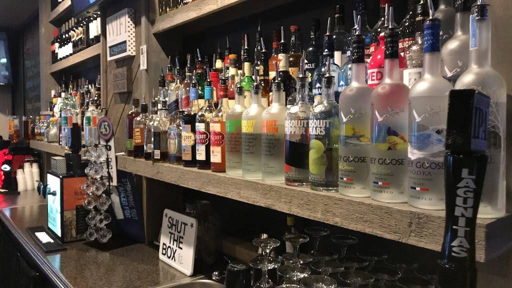 Chestnut Street Grille | restaurant | 8 Chestnut St, Duxbury, MA 02332, USA | 7819347814 OR +1 781-934-7814