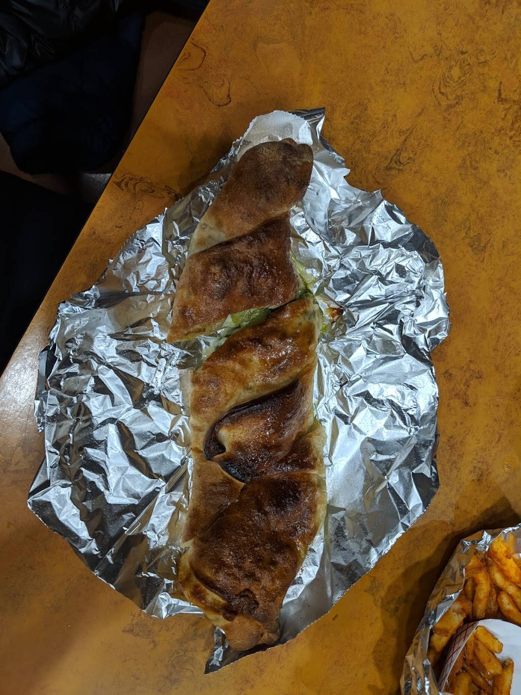 Pizza Plus | restaurant | 241 4th St, Lakewood, NJ 08701, USA | 7323670711 OR +1 732-367-0711