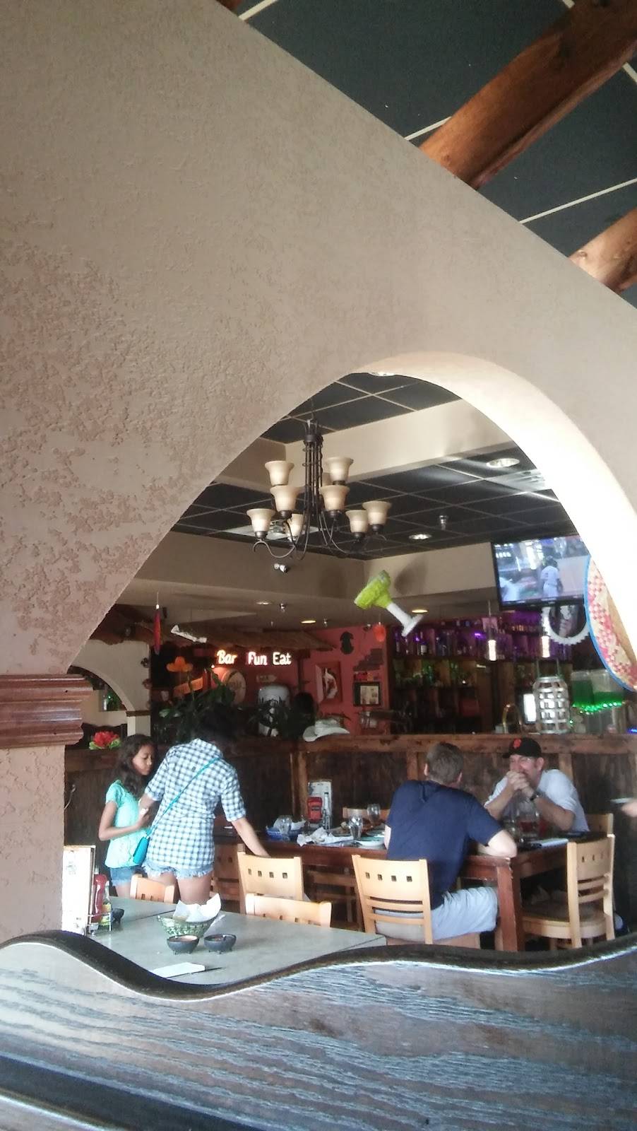 El Tequila Mexican Grill & Bar | restaurant | 4005 Central Ave NE, Columbia Heights, MN 55421, USA | 7637105723 OR +1 763-710-5723