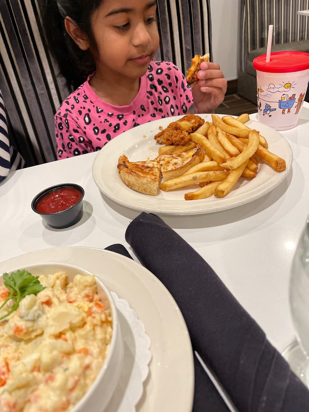 Capitol City Grill | restaurant | 3301 Market St NE, Salem, OR 97301, USA | 5033707997 OR +1 503-370-7997