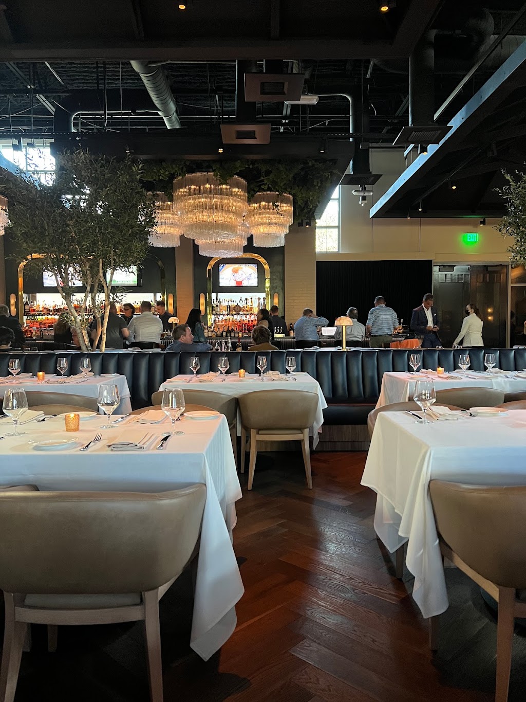 Harlo Steakhouse & Bar | restaurant | 1720 Festival Plaza Dr, Las Vegas, NV 89135, USA | 7023330402 OR +1 702-333-0402