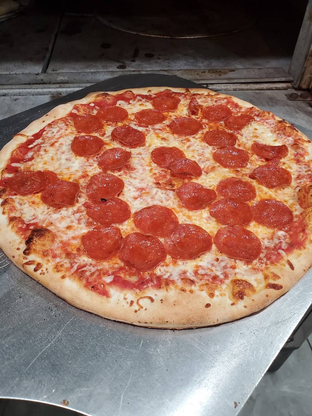 Casa Pizza | restaurant | 62 Lambert St, Medford, MA 02155, USA | 7813911520 OR +1 781-391-1520