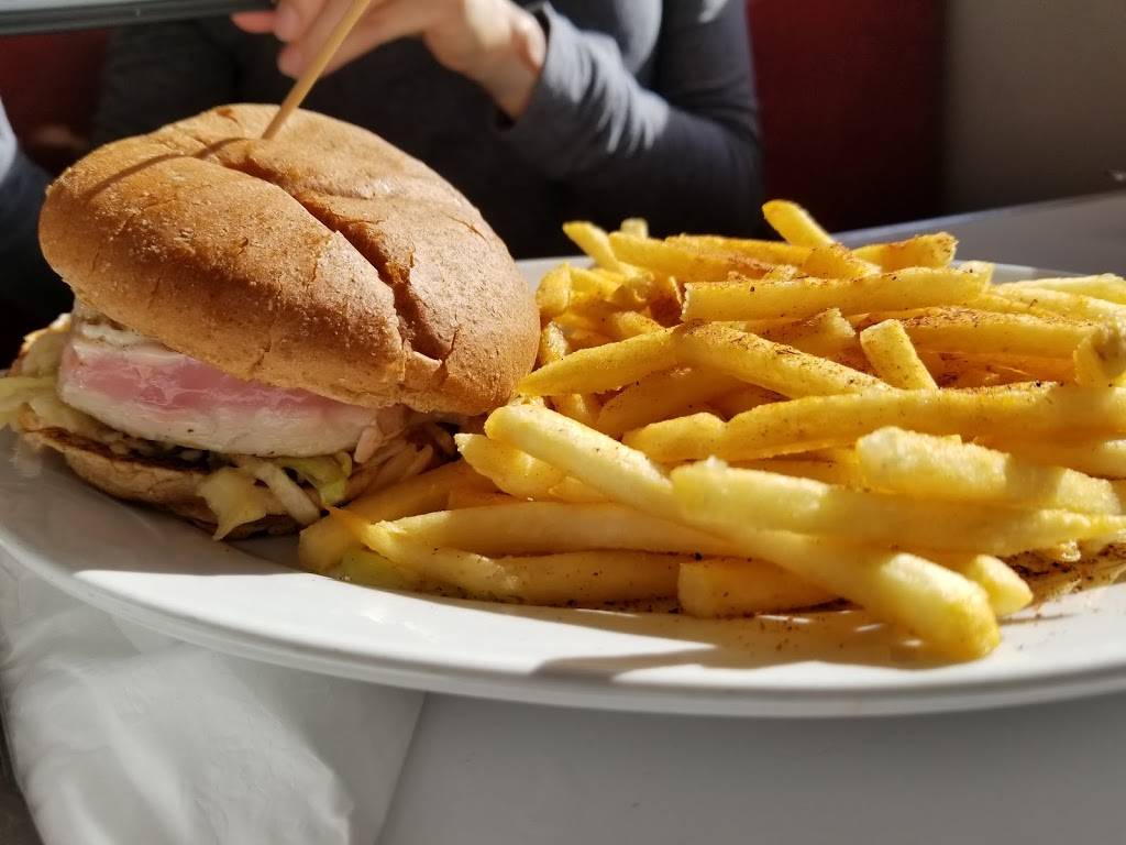 Rubys Diner | restaurant | 5 Coulter Ave, Ardmore, PA 19003, USA | 6108967829 OR +1 610-896-7829