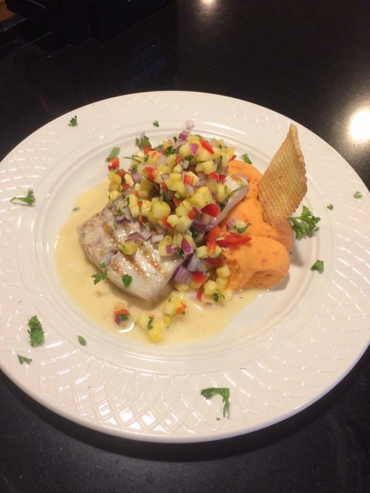 Cottonwood Grill | restaurant | 1 Golf Dr, New Ulm, MN 56073, USA | 5073548896 OR +1 507-354-8896