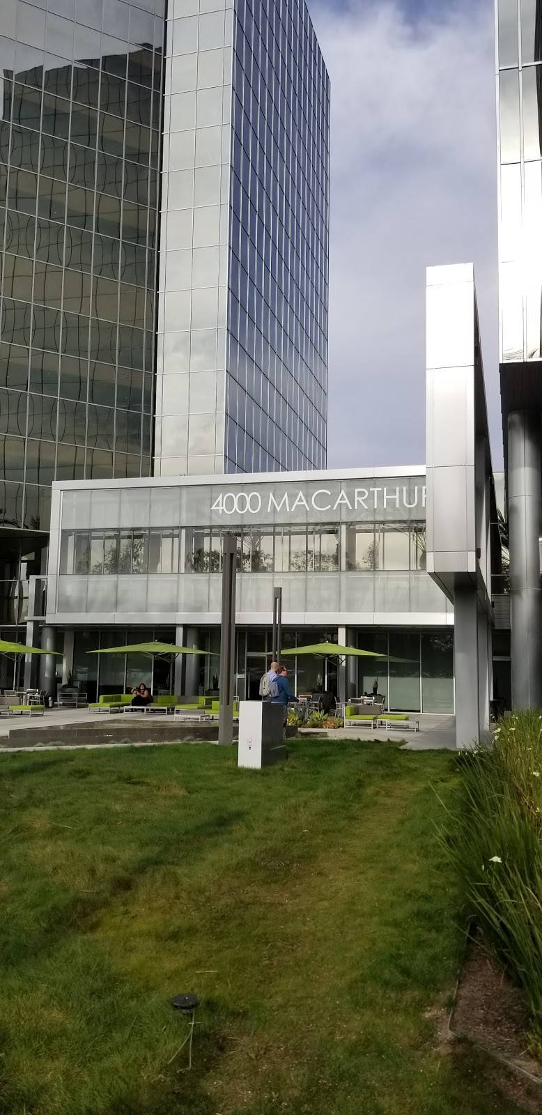 Bistro 4000 | restaurant | 4000 MacArthur Blvd, Newport Beach, CA 92660, USA | 9499450770 OR +1 949-945-0770