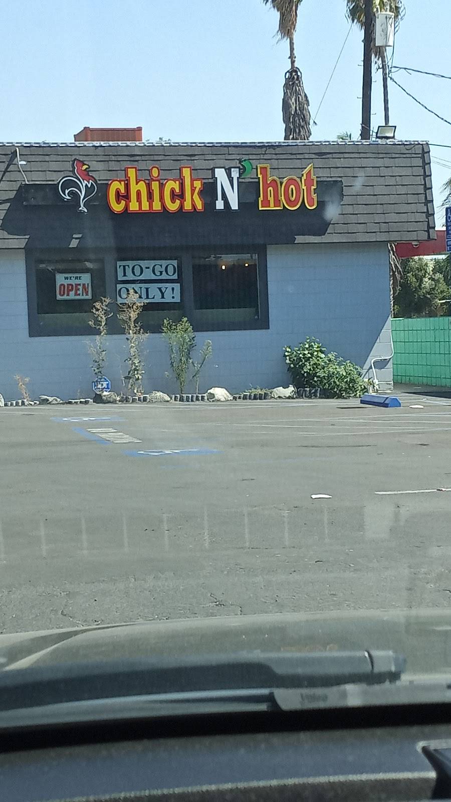 Chick N Hot | restaurant | 9844 Magnolia Ave, Riverside, CA 92503, USA | 9515888257 OR +1 951-588-8257