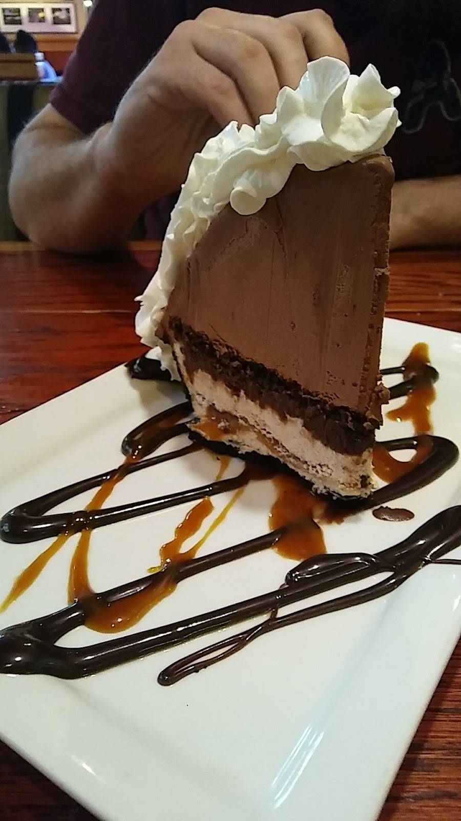 Red Robin Gourmet Burgers and Brews | restaurant | 6100 Brandywine Pkwy, Wilmington, DE 19803, USA | 3024783484 OR +1 302-478-3484