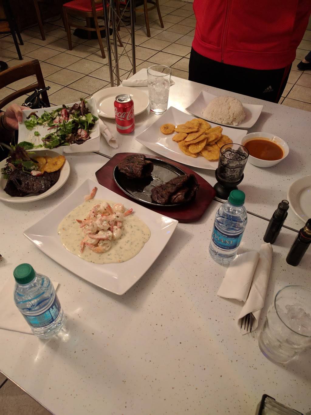 Zulians Restaurant | restaurant | 792 Bergen St, Newark, NJ 07108, USA | 9736230070 OR +1 973-623-0070