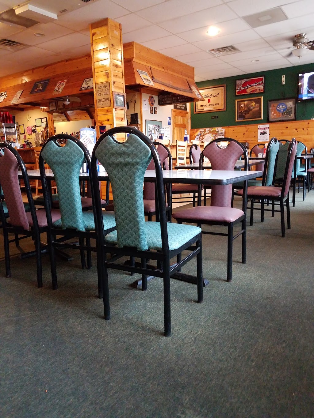 Cork Pine Eatery & Saloon | restaurant | 145 E Huron Ave, Vassar, MI 48768, USA | 9898233011 OR +1 989-823-3011