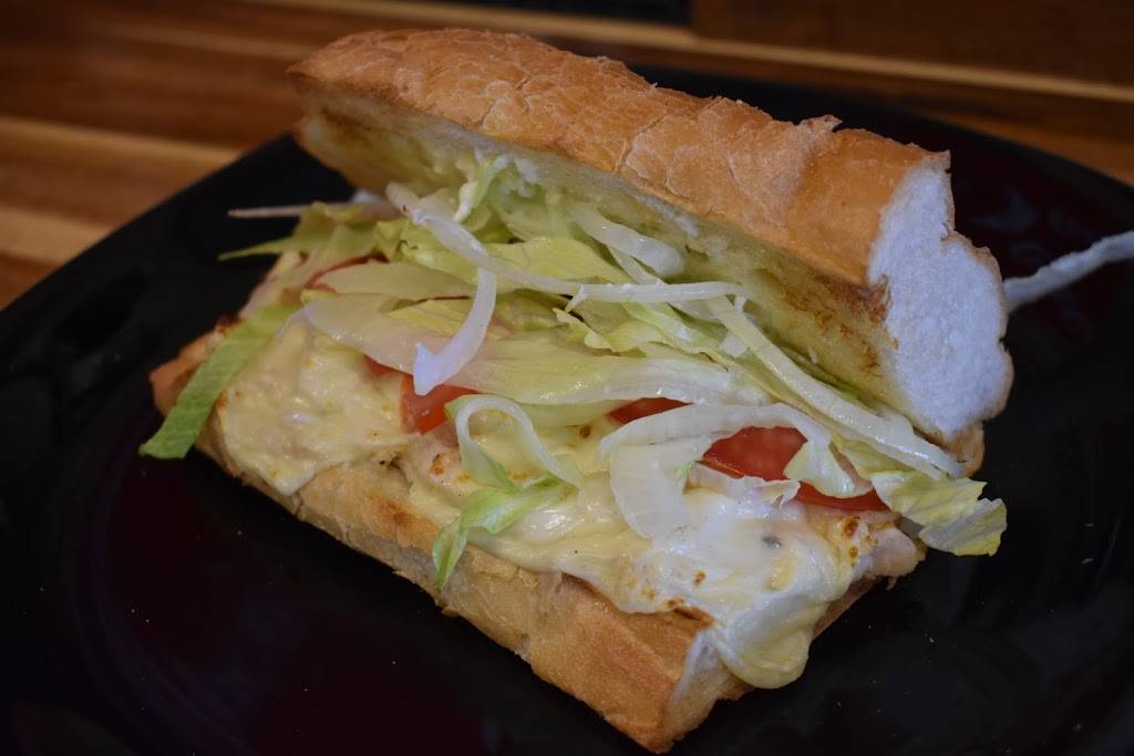 Parkway Pizza | restaurant | 12541 Metro Pkwy Ste 5, Fort Myers, FL 33966, USA | 2392033148 OR +1 239-203-3148