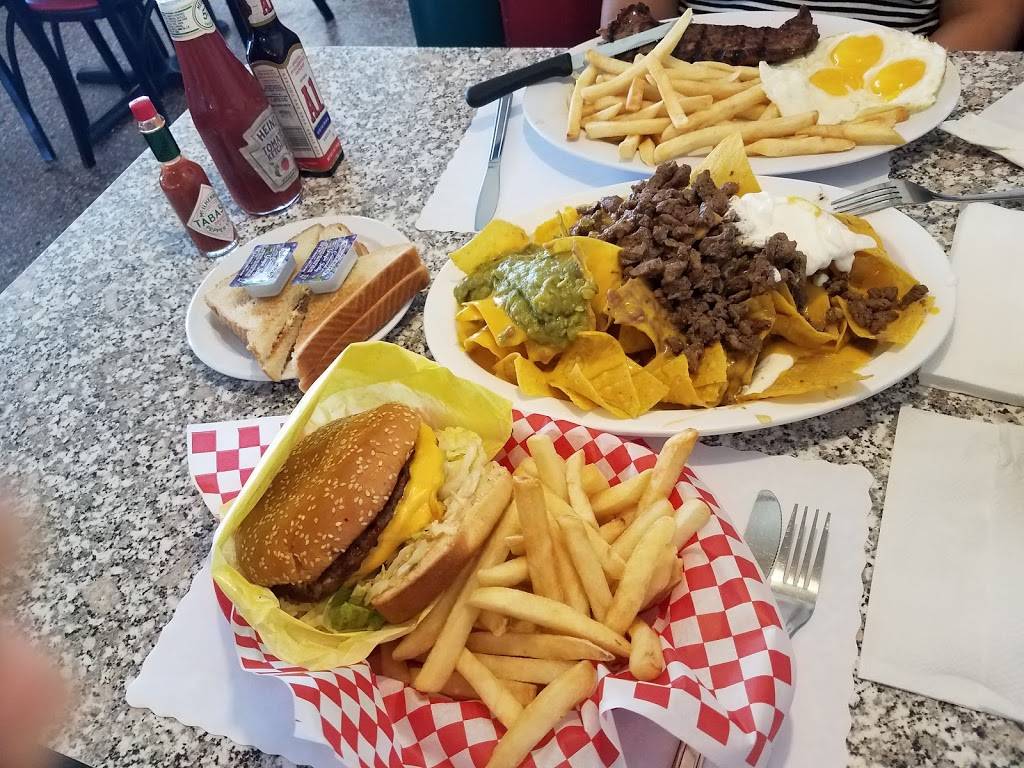 Nicks Superburgers | restaurant | 1117 E Commonwealth Ave, Fullerton, CA 92831, USA | 7149929191 OR +1 714-992-9191