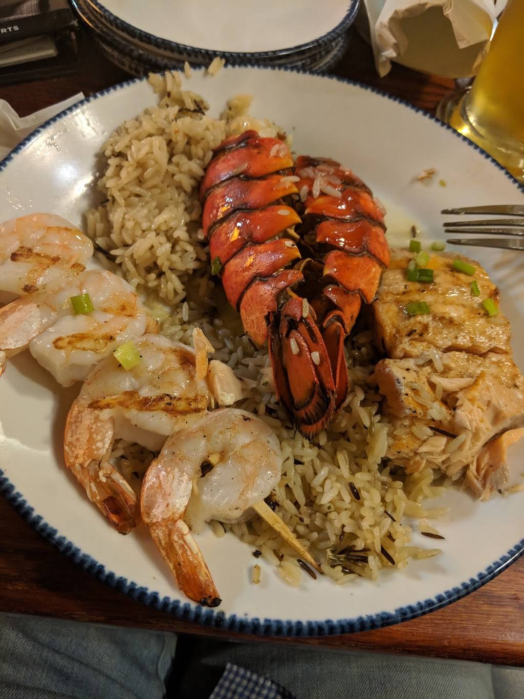 Red Lobster | restaurant | 750 Upper Glen St, Queensbury, NY 12804, USA | 5187610021 OR +1 518-761-0021