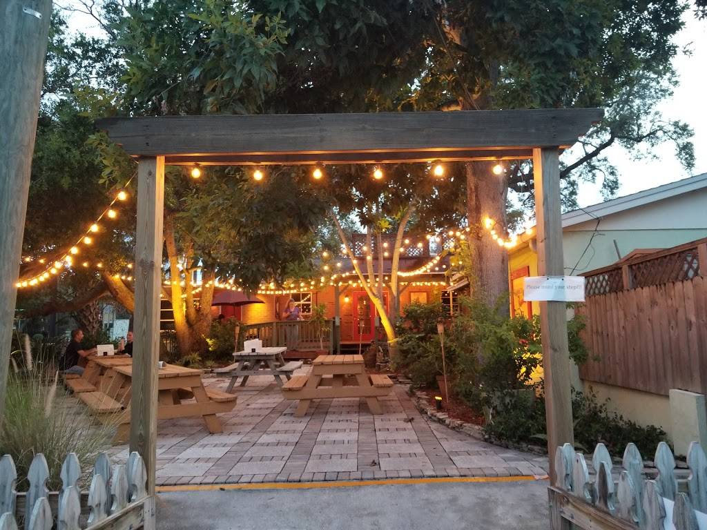 The Cottage Irish Pub | restaurant | 1385 Highland Ave, Melbourne, FL 32935, USA | 3216101935 OR +1 321-610-1935