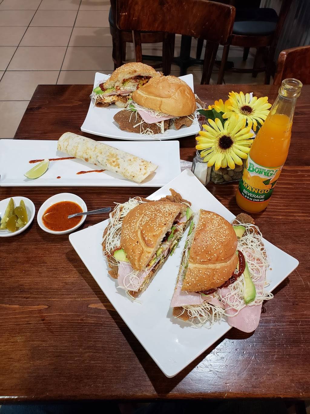 La Poblanita | restaurant | 4012 N 75th Ave, Phoenix, AZ 85033, USA | 6232471055 OR +1 623-247-1055