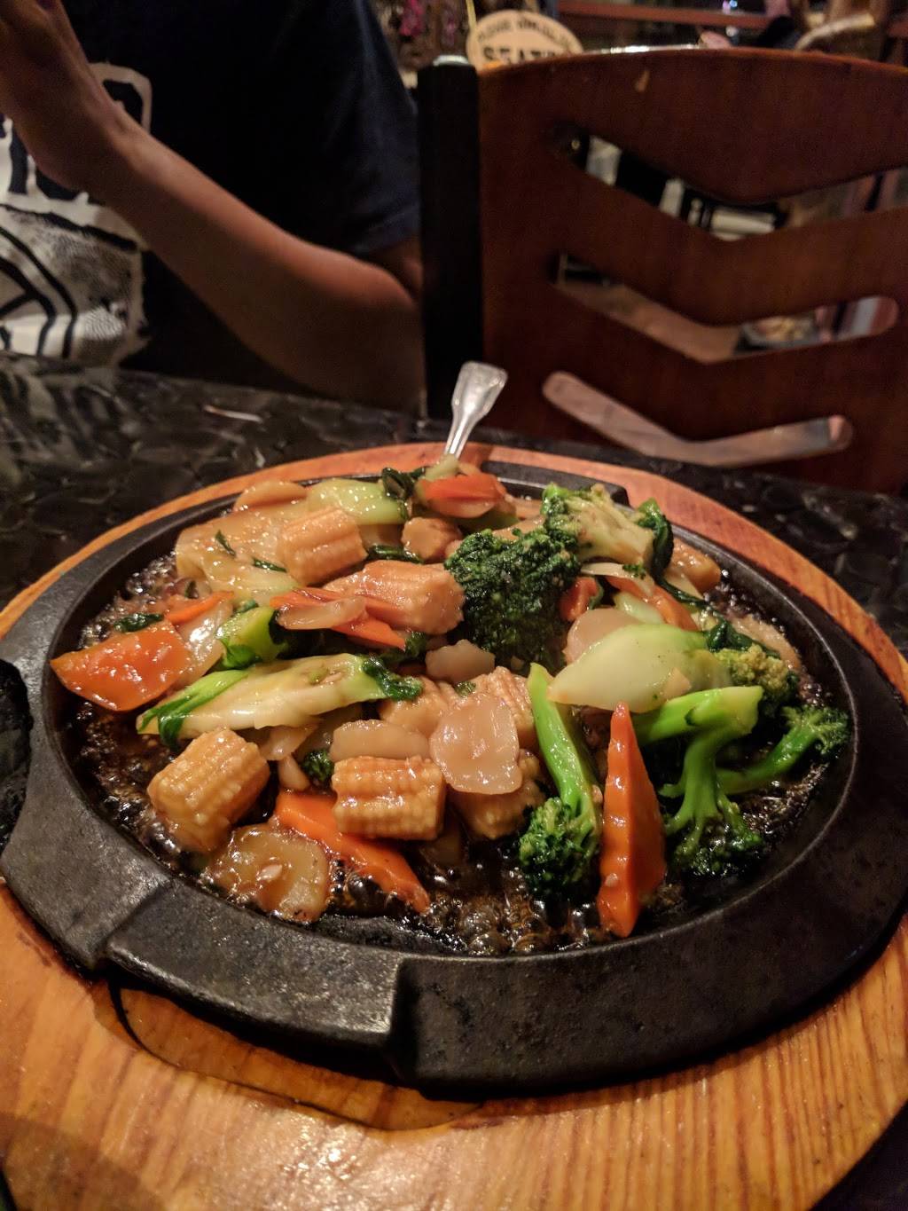 Pineapple Village | restaurant | 769 1st St, Gilroy, CA 95020, USA | 4088422888 OR +1 408-842-2888