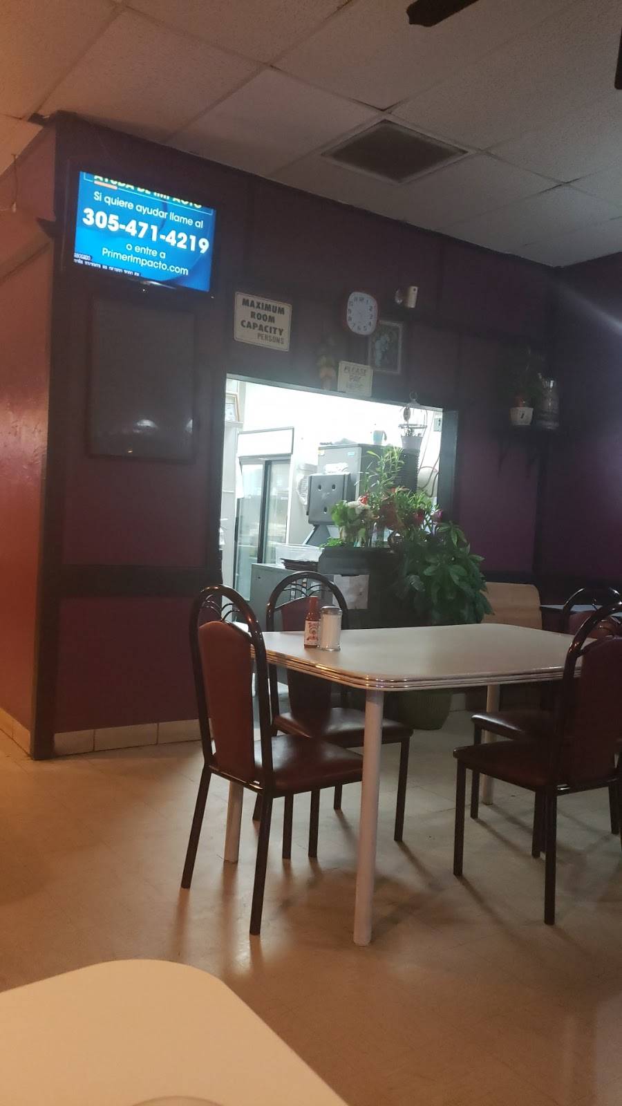 El Triunfo Restaurant | restaurant | 4450 E Charleston Blvd # 3, Las Vegas, NV 89104, USA | 7024534147 OR +1 702-453-4147