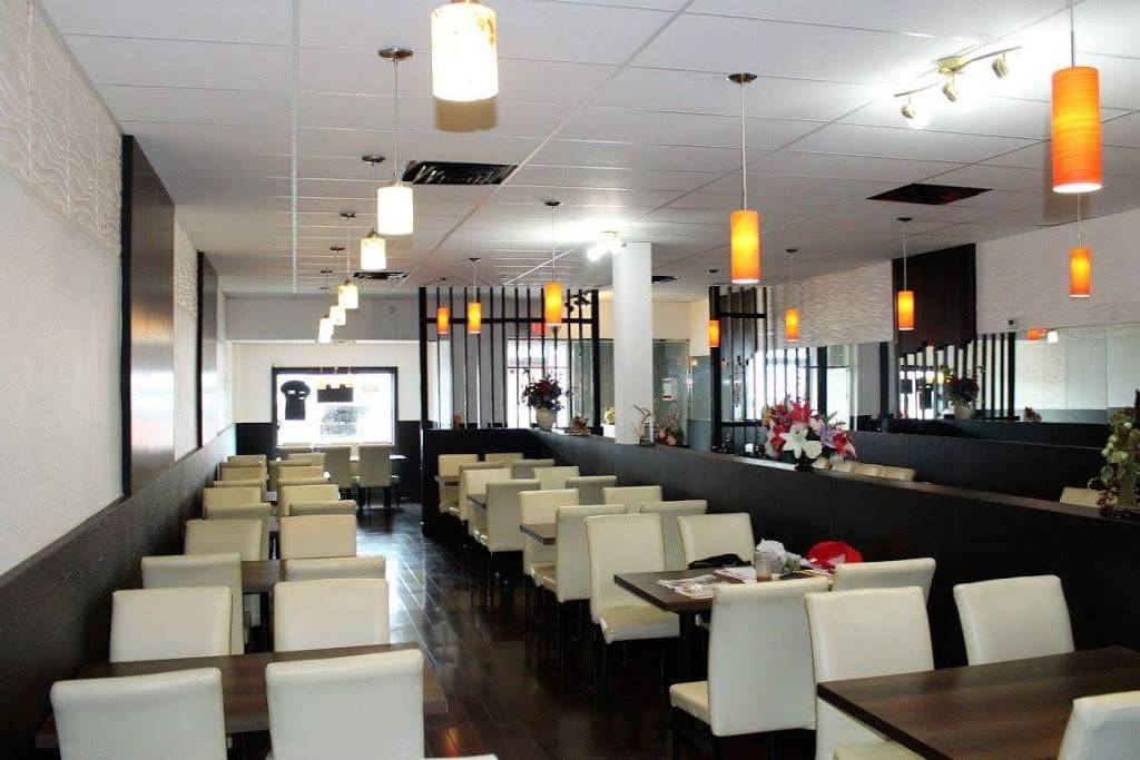 Yummy Restaurant - 6 Talbot St. N. Essex ON | restaurant | 6 Talbot St N, Essex, ON N8M 1A4, Canada | 5197766969 OR +1 519-776-6969