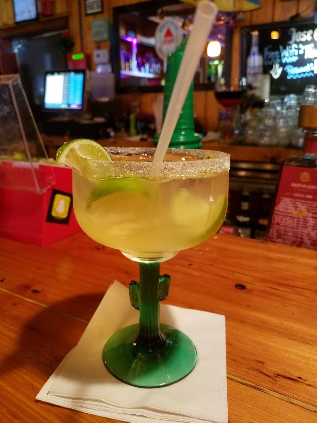 The Lost Parrot | restaurant | 100 E 4th Ave, Mt Dora, FL 32757, USA | 3527292685 OR +1 352-729-2685