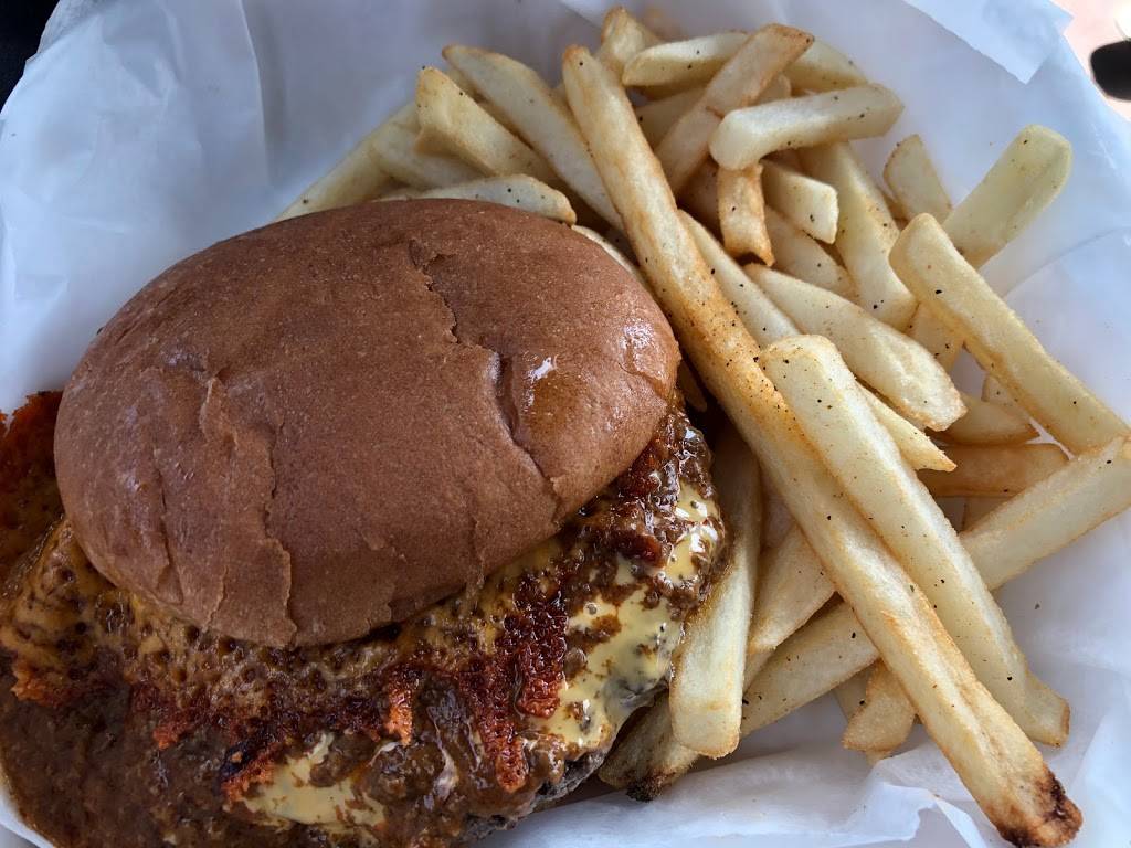 Munchies Family Coney | restaurant | 2548 Elizabeth Lake Rd, Waterford Twp, MI 48328, USA | 2488096996 OR +1 248-809-6996