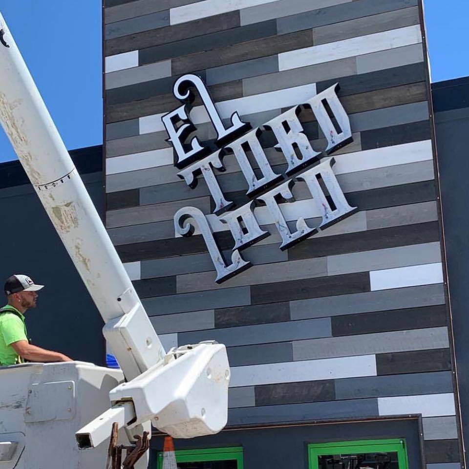 El Toro Loco | restaurant | 2301 N Dale Mabry Hwy, Tampa, FL 33607, USA | 8134857000 OR +1 813-485-7000