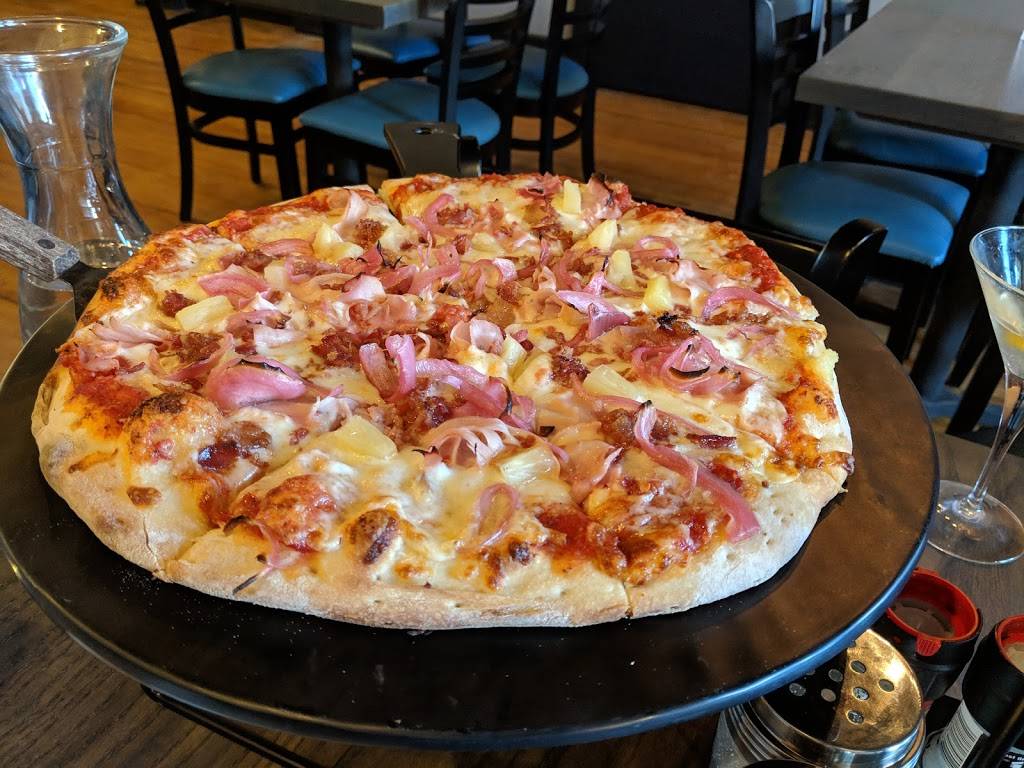 Fratelli’s Kitchen & Bar | restaurant | 443 Bridge St NW Suite 2, Grand Rapids, MI 49504, USA | 6165511332 OR +1 616-551-1332