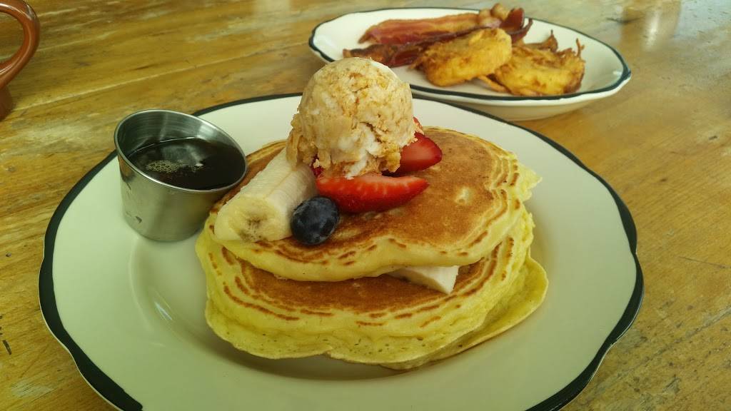 Kings Highway | restaurant | 701 E Palm Canyon Dr, Palm Springs, CA 92264, USA | 7609695777 OR +1 760-969-5777