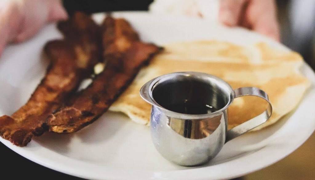 Cookys | restaurant | 111 W Magnolia St, Cherokee, KS 66724, USA | 6204579650 OR +1 620-457-9650