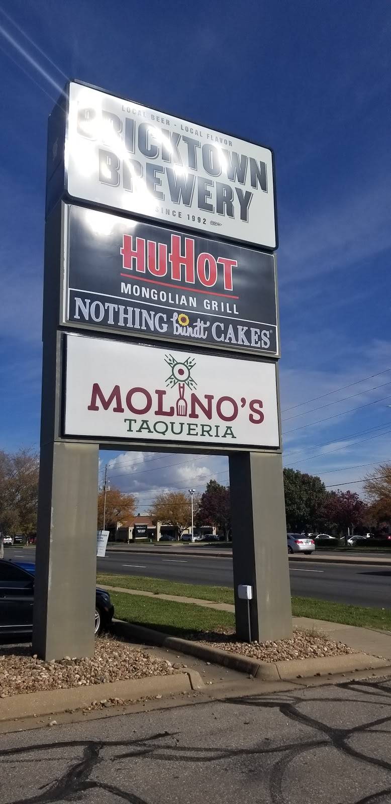 Molinos Taqueria | restaurant | 2035 N Rock Rd #114, Wichita, KS 67206, USA | 3162528261 OR +1 316-252-8261