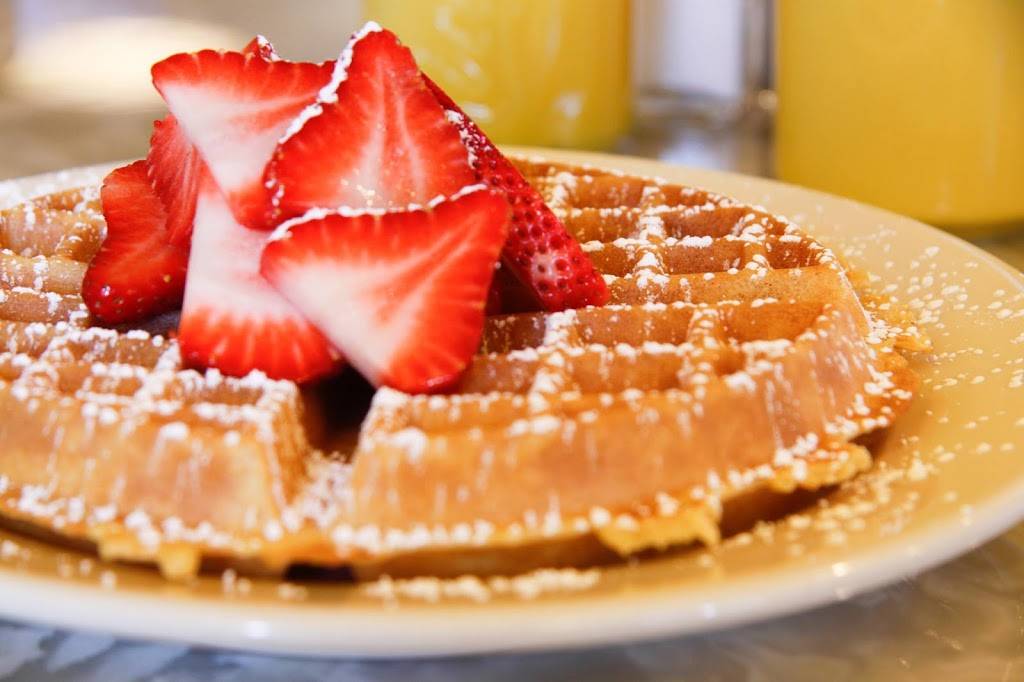 Famous Labels Delicatessen | restaurant | 19005 Ventura Blvd, Tarzana, CA 91356, USA | 8183433195 OR +1 818-343-3195