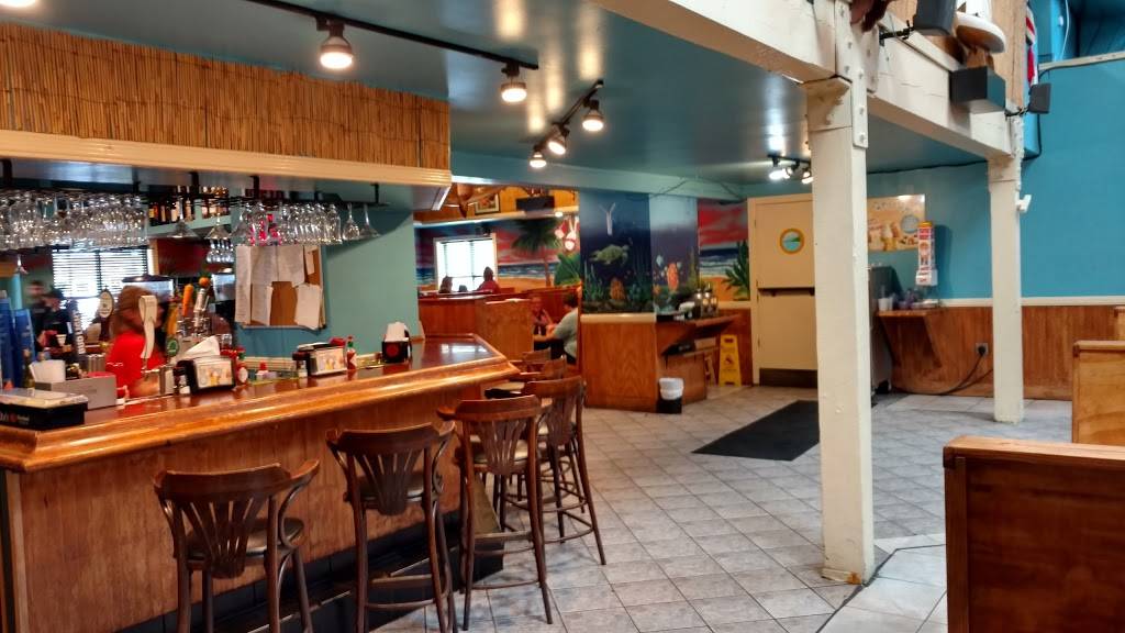 Iguanas Seafood Restaurant | restaurant | 303 Mallery St, St Simons, GA 31522, USA | 9126389650 OR +1 912-638-9650