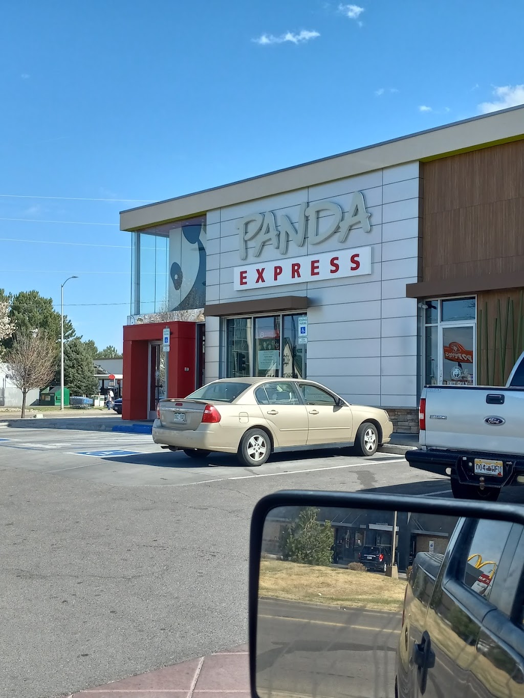 Panda Express | restaurant | 2001 S Pueblo Blvd, Pueblo, CO 81005, USA | 7195649000 OR +1 719-564-9000