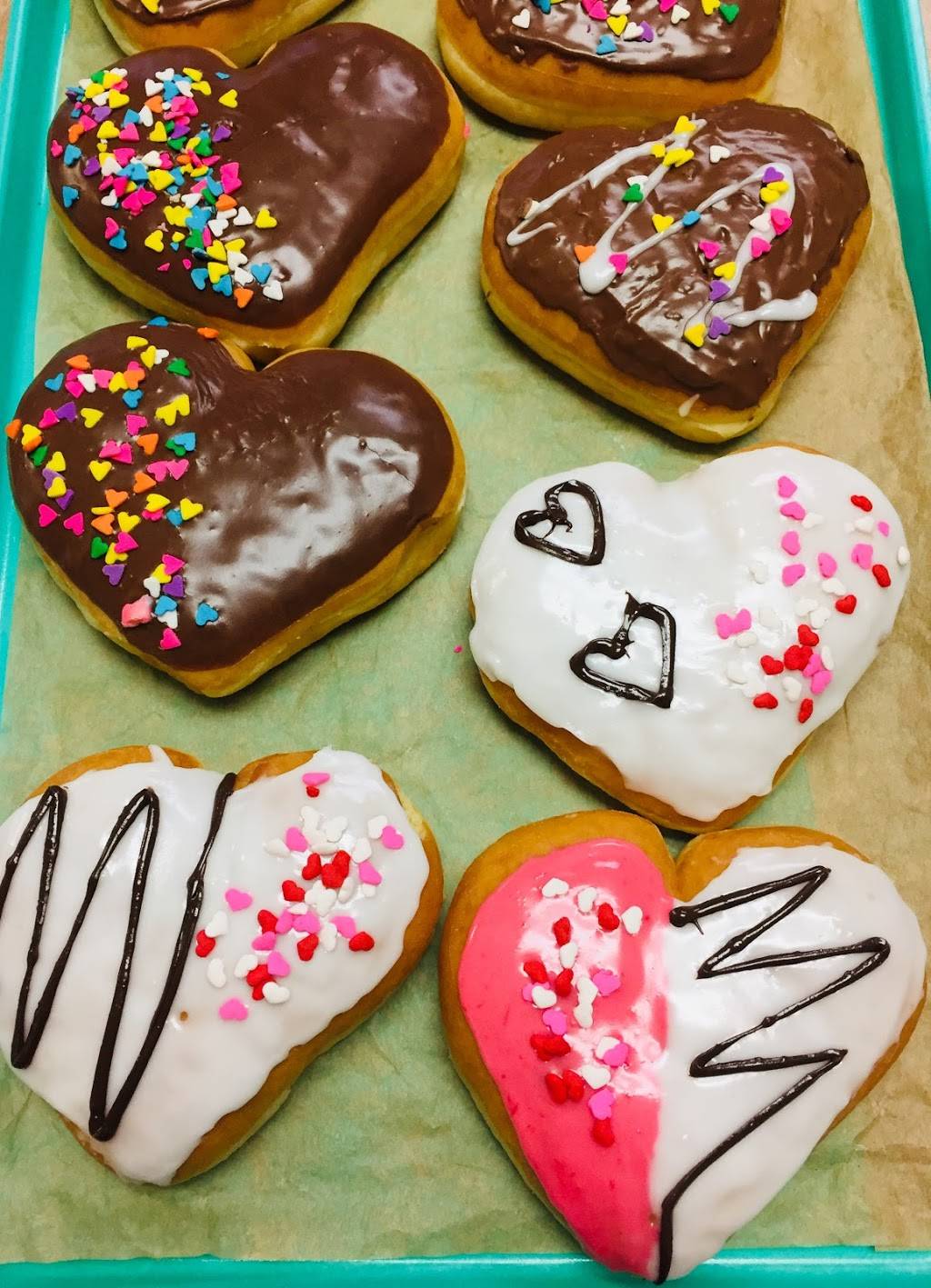 HiHi Donuts | bakery | 8714 N 7th St, Phoenix, AZ 85020, USA | 6022160766 OR +1 602-216-0766