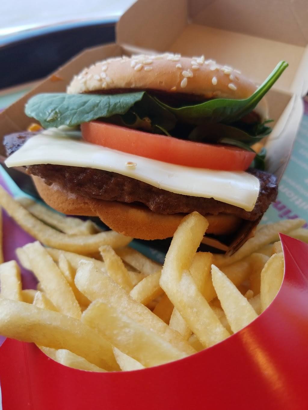 McDonalds | cafe | 4946 N Milwaukee Ave, Chicago, IL 60630, USA | 7737772327 OR +1 773-777-2327