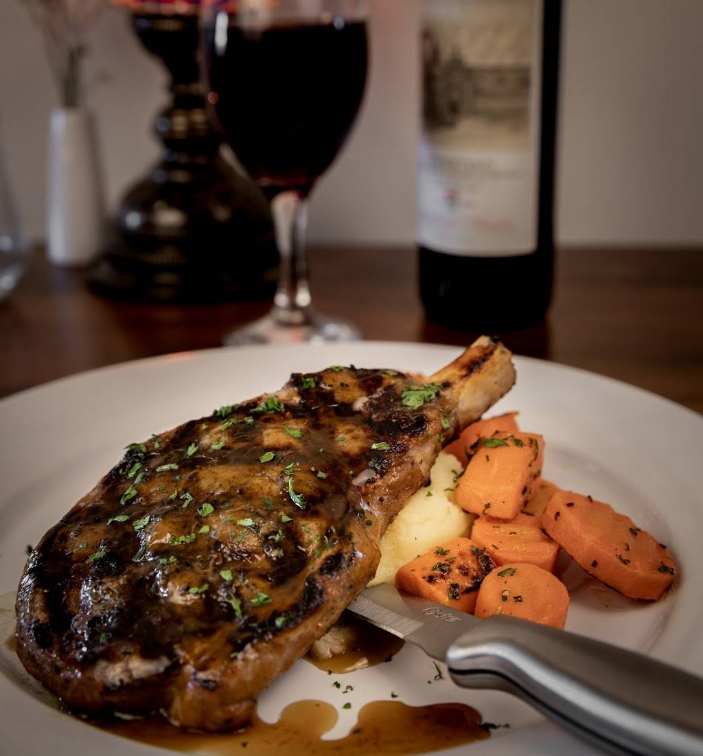 Finn’s Irish Restaurant & Tavern | restaurant | 9000 Kingston Pike, Knoxville, TN 37923, USA | 8653570894 OR +1 865-357-0894