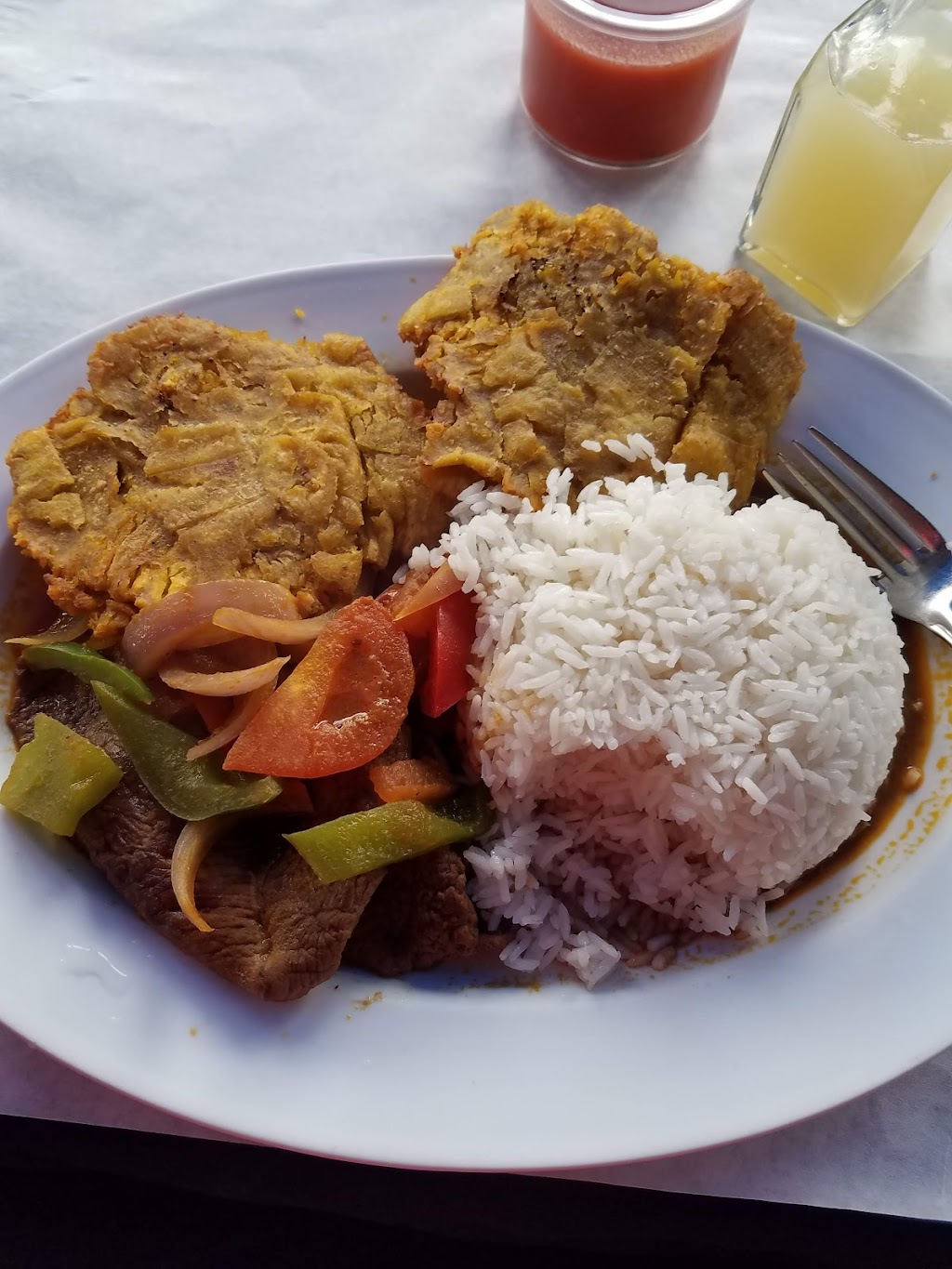 El Guayaquileno | restaurant | 94-54 Corona Ave., Queens, NY 11373, USA | 7187604982 OR +1 718-760-4982