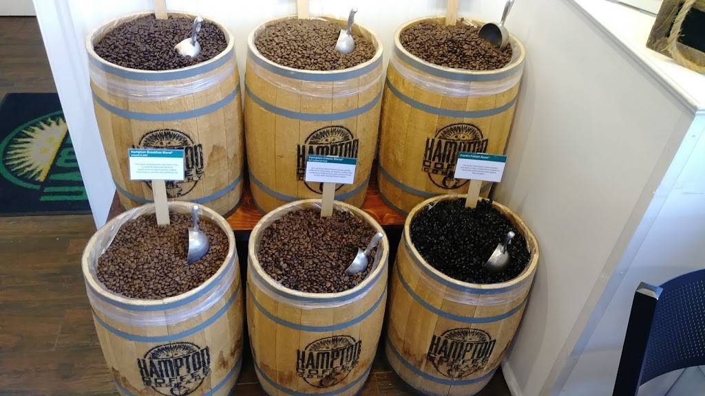 Hampton Coffee Company | bakery | 272 Main Rd, Aquebogue, NY 11931, USA | 6317792862 OR +1 631-779-2862