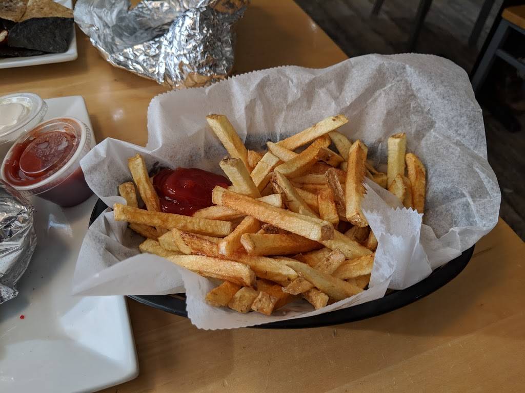 Bernies Foreside / Mister Bagel | restaurant | 204 US-1, Falmouth, ME 04105, USA | 2077817817 OR +1 207-781-7817