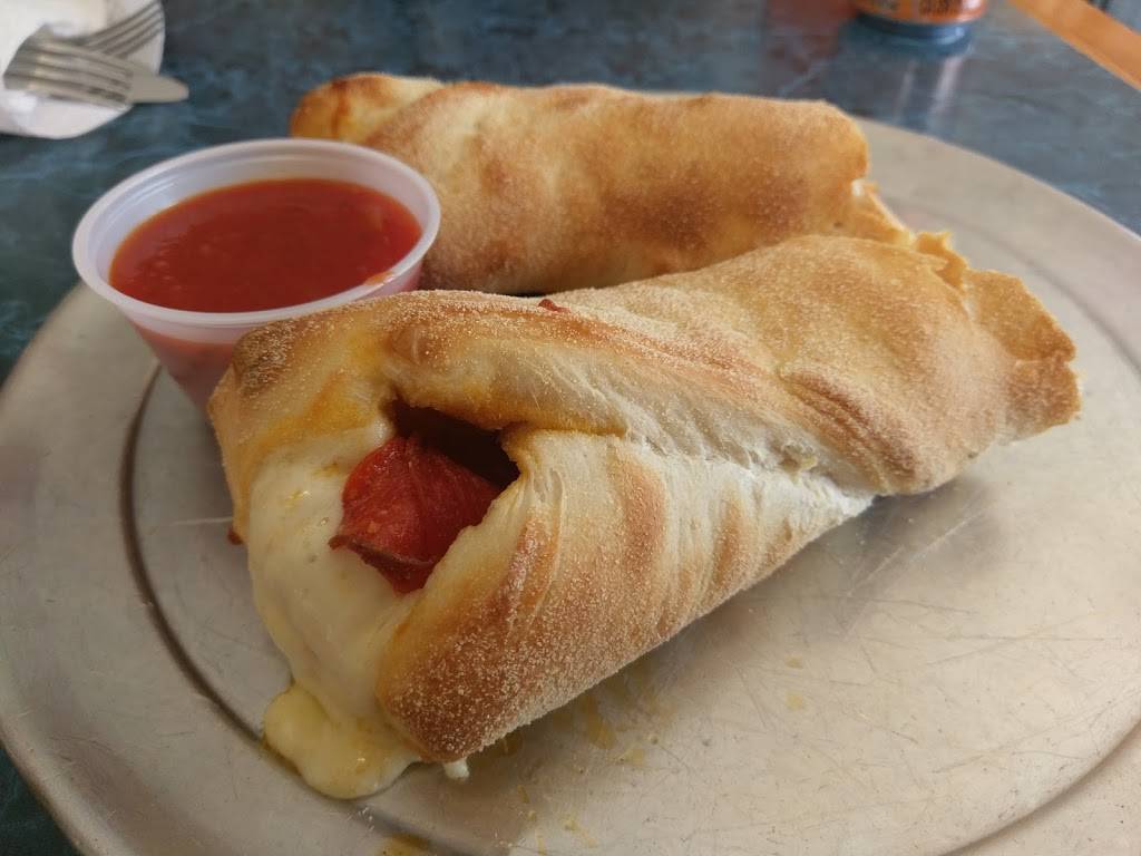 Alfonsos | restaurant | 835 NY-211, Middletown, NY 10941, USA | 8456925993 OR +1 845-692-5993