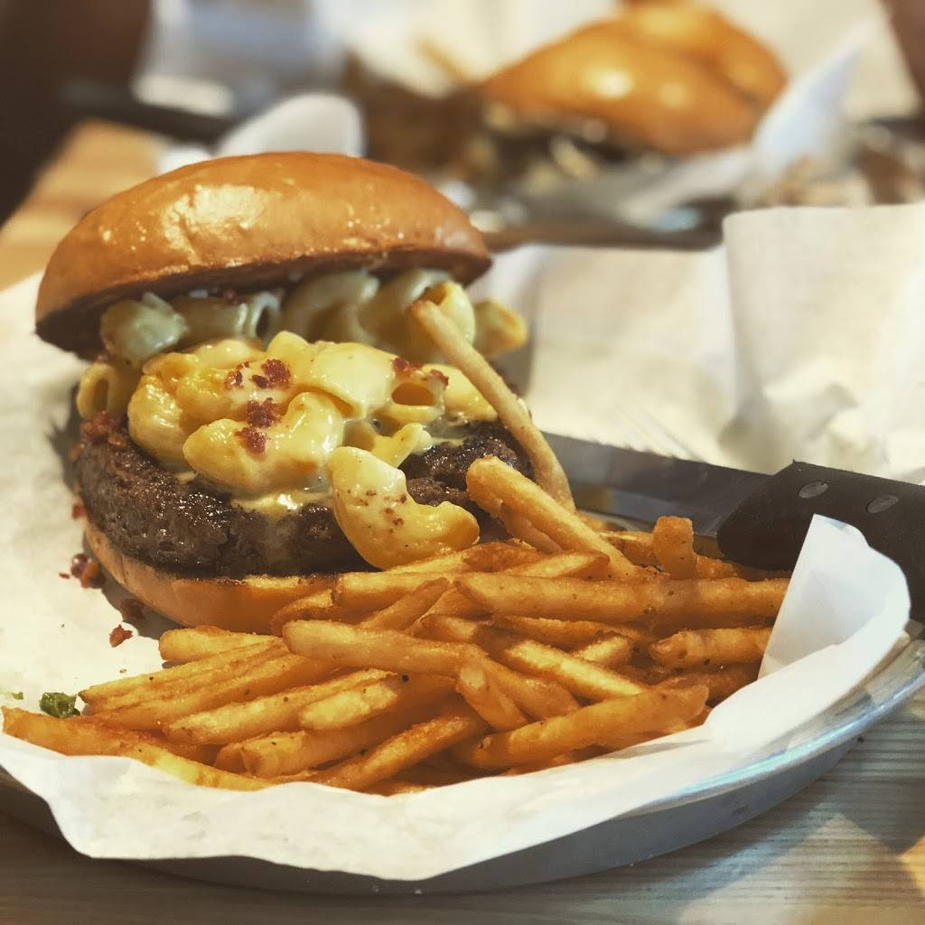 Grub Burger Bar | restaurant | 10403 Katy Fwy Suite 100, Houston, TX 77024, USA | 7138277157 OR +1 713-827-7157