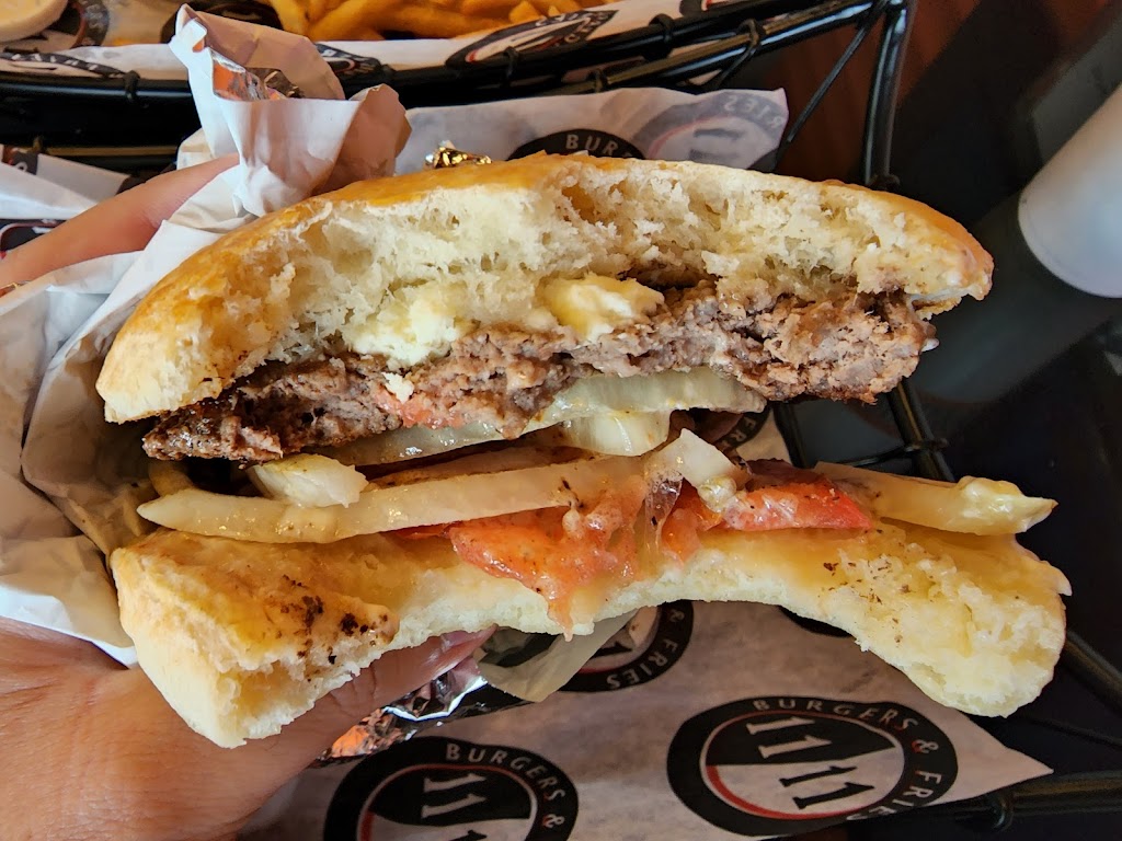 11/11 Burgers & Fries - Wixom | restaurant | 49078 W Pontiac Trail, Wixom, MI 48393, USA | 2489061111 OR +1 248-906-1111